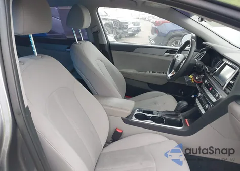 2018 Hyundai Sonata Eco z USA, uszkodzony, nr VIN 5NPE24AA4JH707945